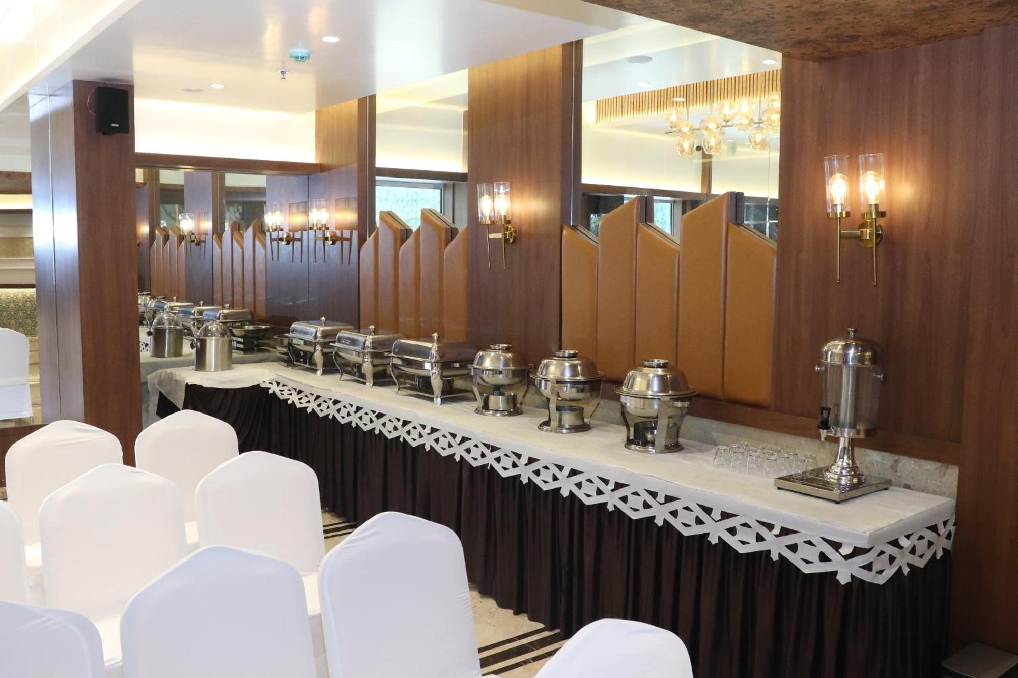 Hotel Golden Nest Thane Exterior photo